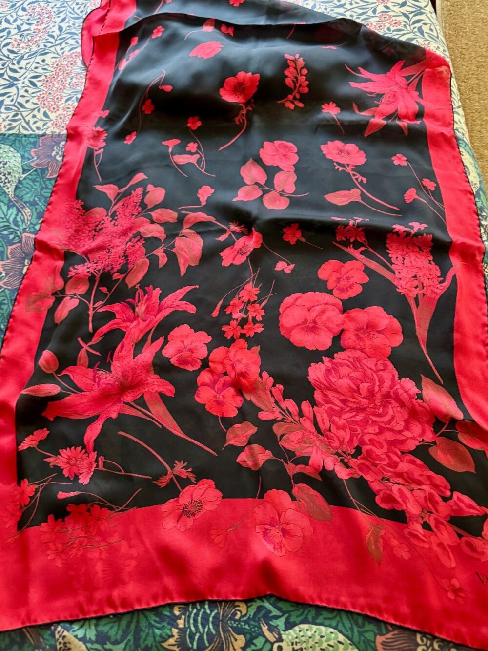 Red and Black Silk Valentino Floral Scarf in Original Box - Picture 11 of 13